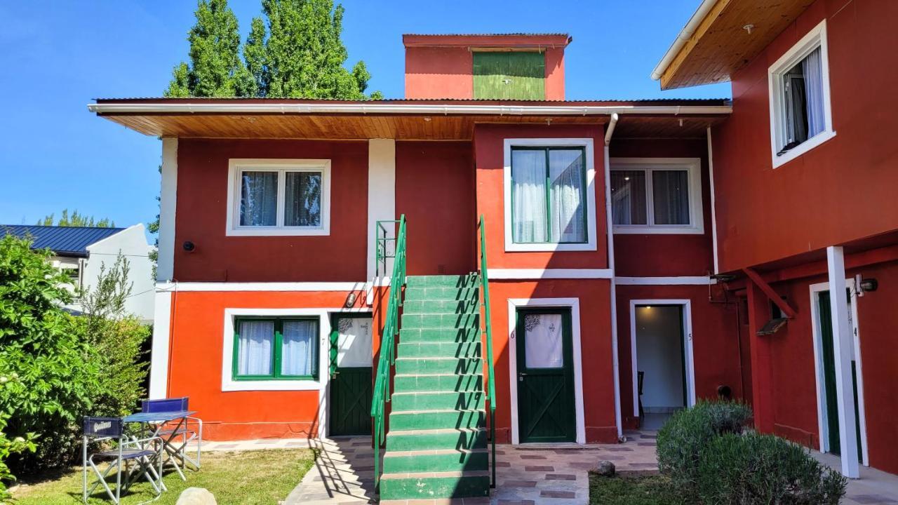 Отель Amancay Hostal Patagonico Эль-Калафате Экстерьер фото