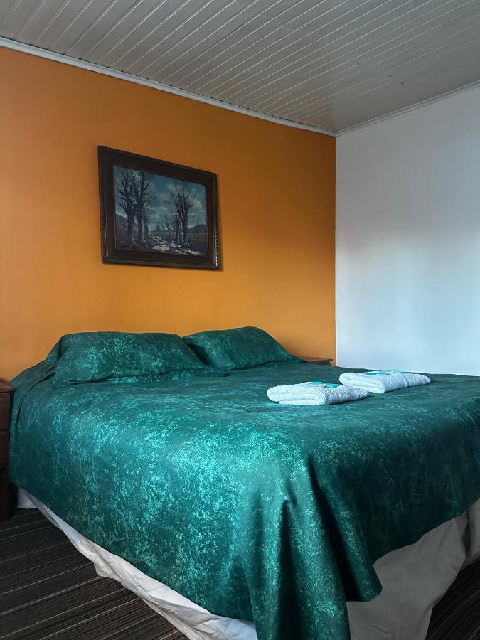 Отель Amancay Hostal Patagonico Эль-Калафате Экстерьер фото