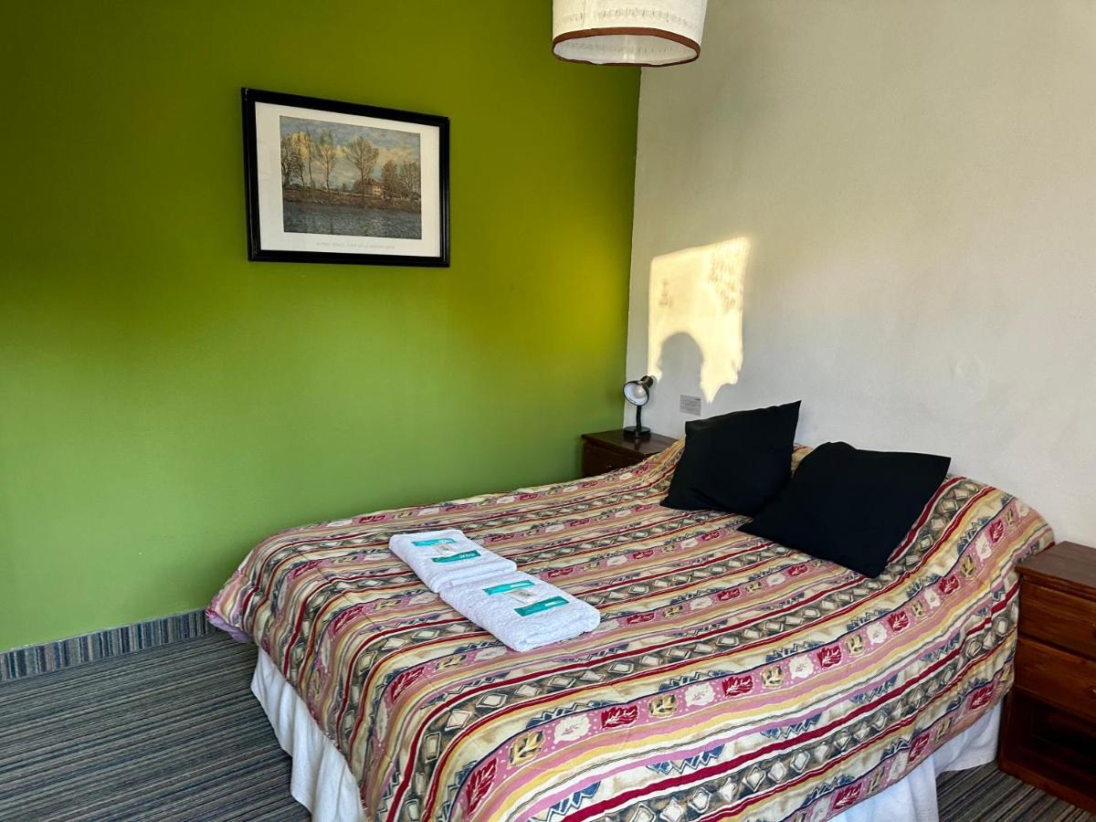 Отель Amancay Hostal Patagonico Эль-Калафате Экстерьер фото